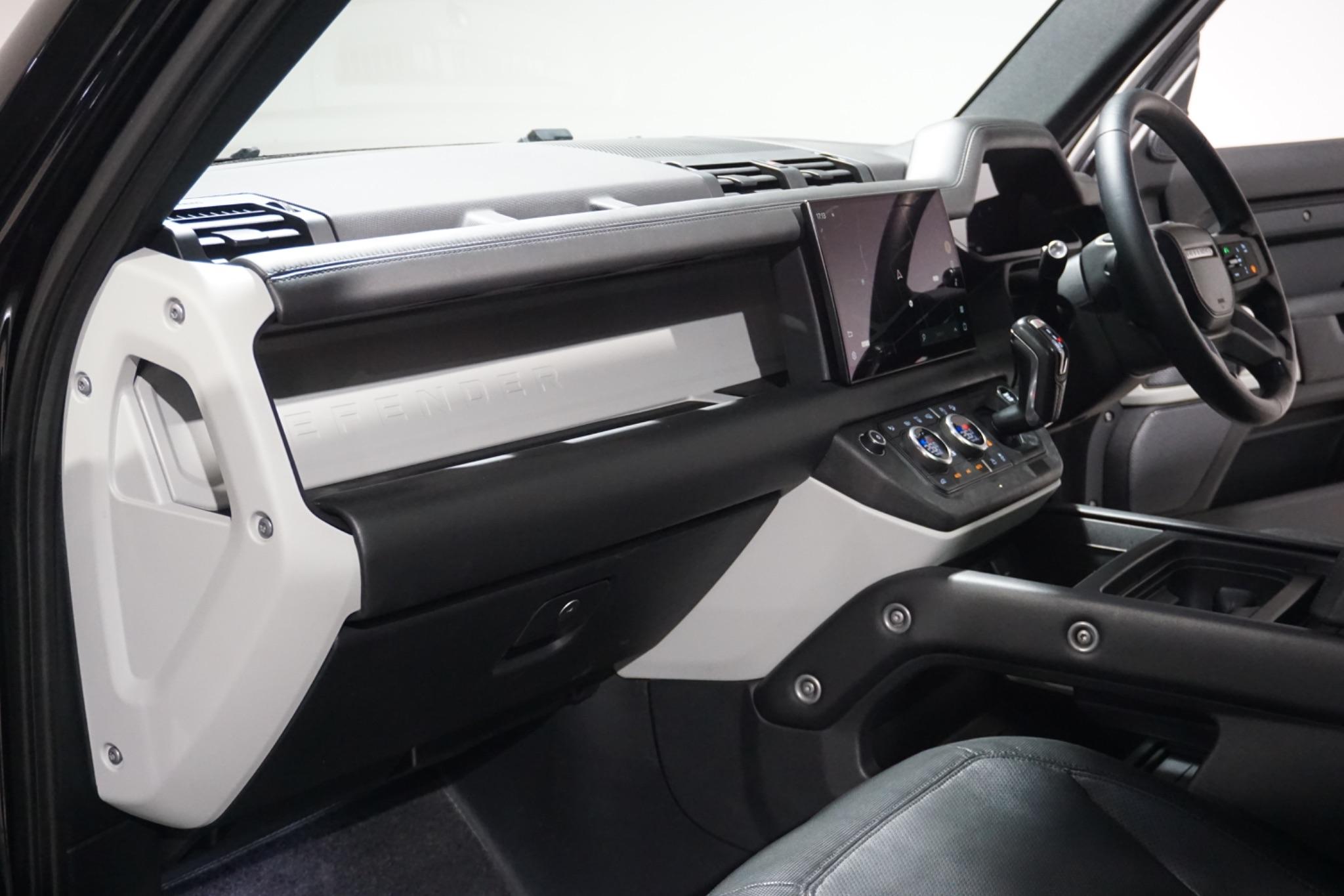 Land Rover Defender 110 3.0 D250 MHEV X-Dynamic HSE Auto 4WD Euro 6 (s/s) 5dr